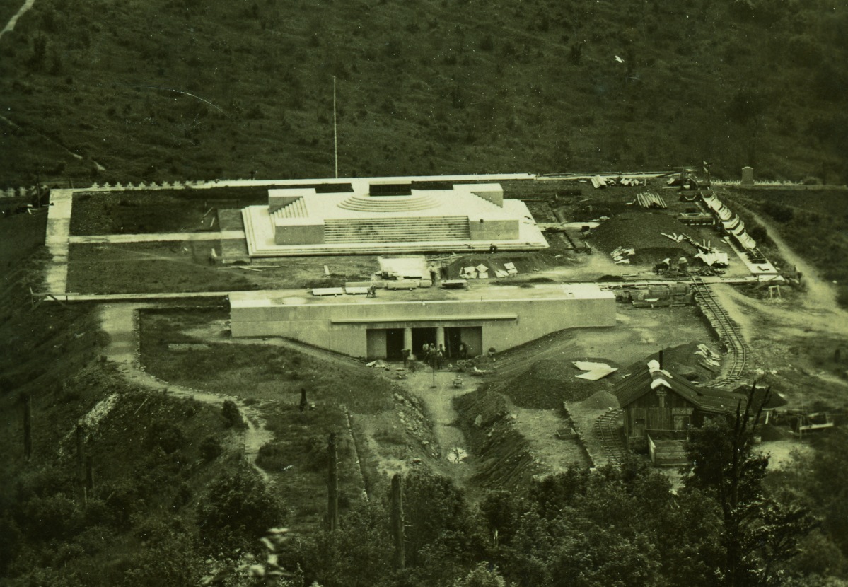 Das Nationaldenkmal in der Bauphase im Jahre 1930