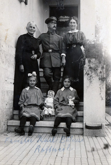 Karl Bühner le 8 octobre 1917 avec sa famille