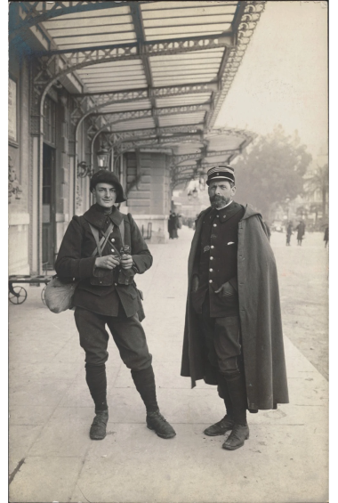 Lui à droite et son fils