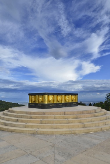 Autel de la patrie du monument national du HWK